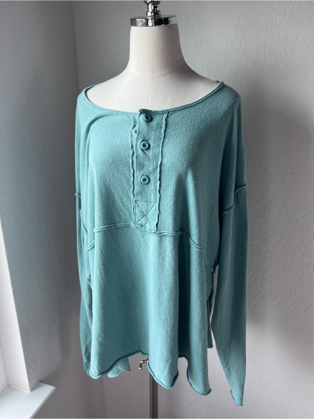 Urban Outfitters Freddie Henley Oversized Long Sleeve Top size Small Blue